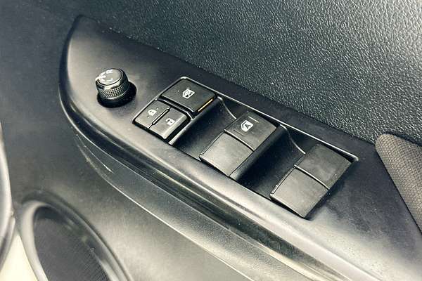 2021 Toyota HILUX SR (4x4) GUN126R FACELIFT 4X4