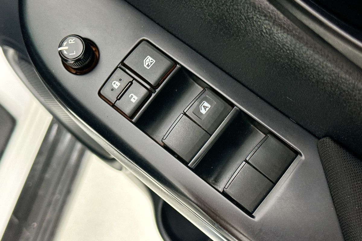 2021 Toyota HILUX SR (4x4) GUN126R 4X4