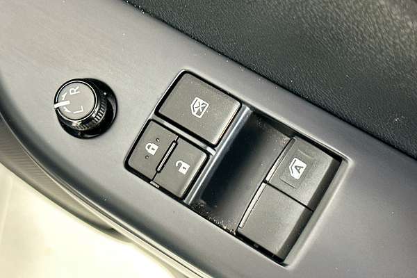 2024 Toyota HILUX WORKMATE (4x2) TGN121R REAR WHEEL DRIVE