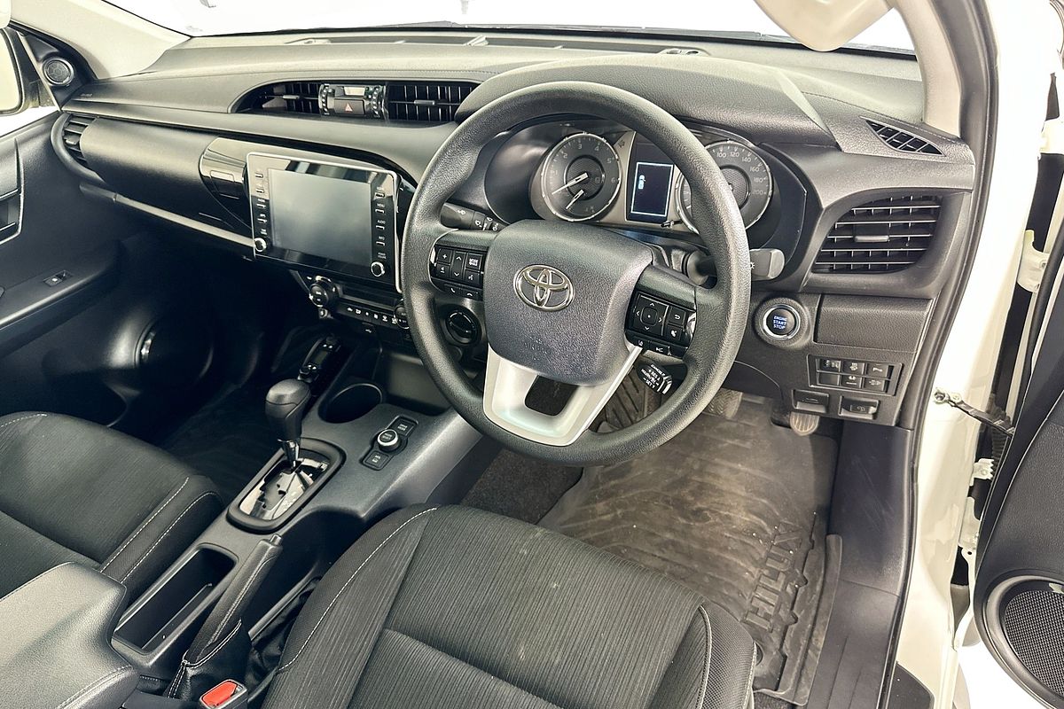 2024 Toyota HILUX SR 48V (4x4) GUN126R 4X4