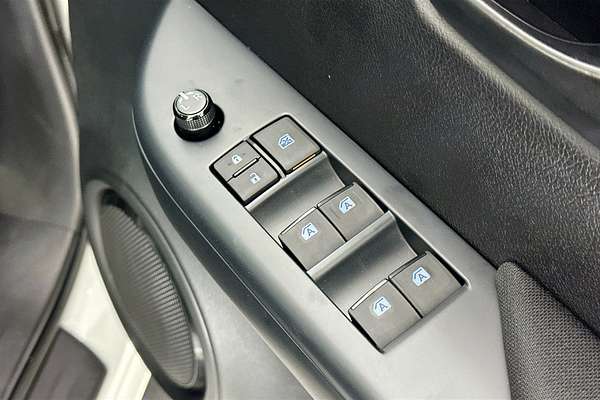 2025 Toyota HILUX SR 48V (4x4) GUN126R RC 4X4