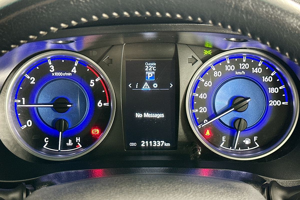 2017 Toyota HILUX SR5 (4x4) GUN126R 4X4