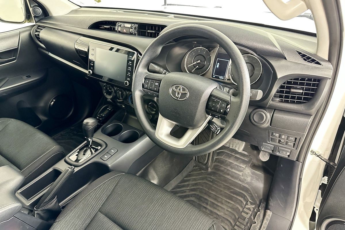 2025 Toyota HILUX SR (4x4) STEEL WHEELS GUN126R RC 4X4