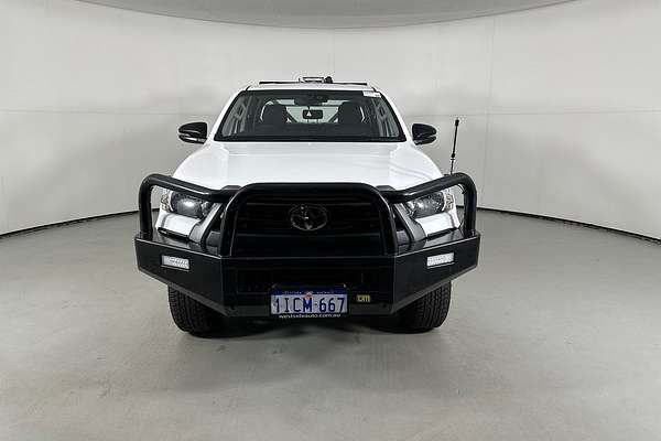 2023 Toyota HILUX SR (4x4) STEEL WHEELS GUN126R 4X4