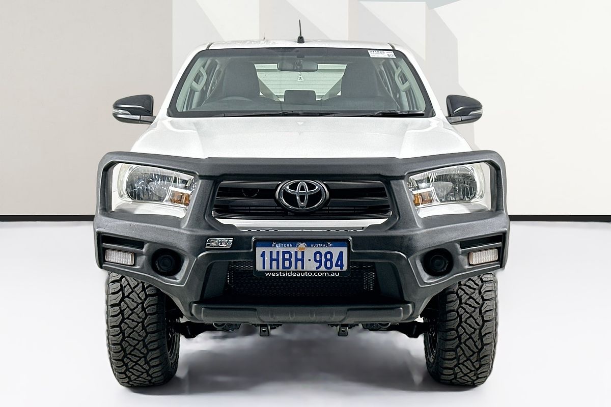 2017 Toyota HILUX SR (4x4) GUN126R 4X4