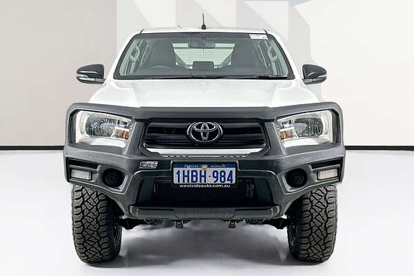 2017 Toyota HILUX SR (4x4) GUN126R 4X4