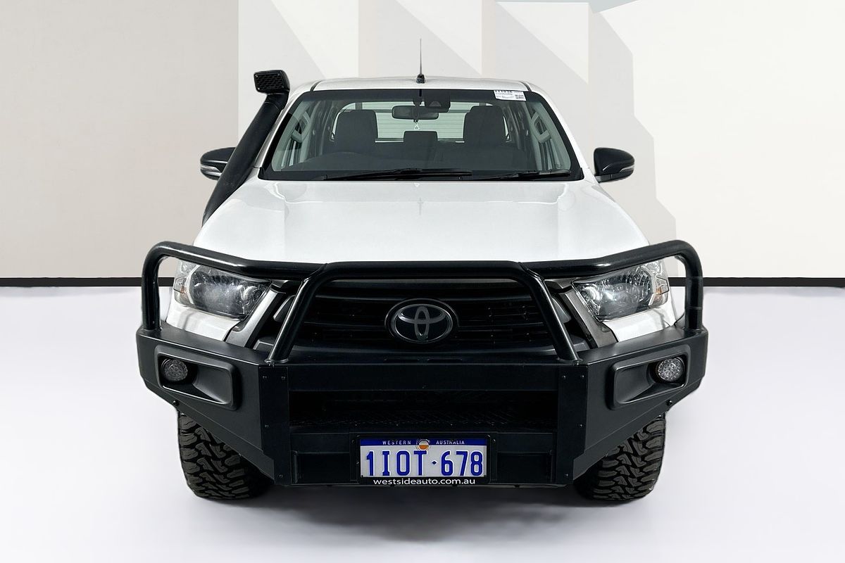 2021 Toyota HILUX SR (4x4) GUN126R 4X4
