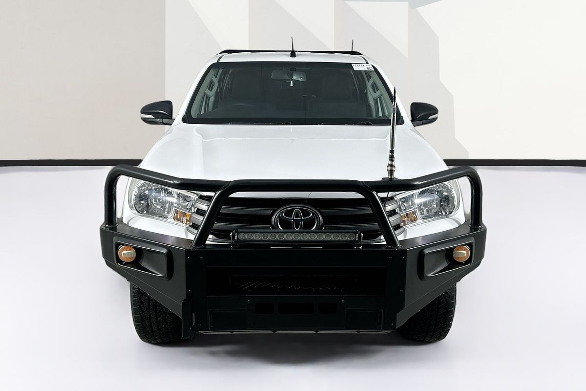 2015 Toyota HILUX SR GUN126R 4X4