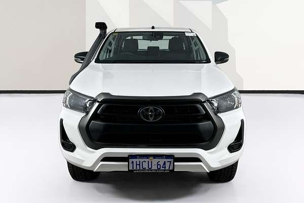 2020 Toyota HILUX SR (4x4) GUN126R FACELIFT 4X4