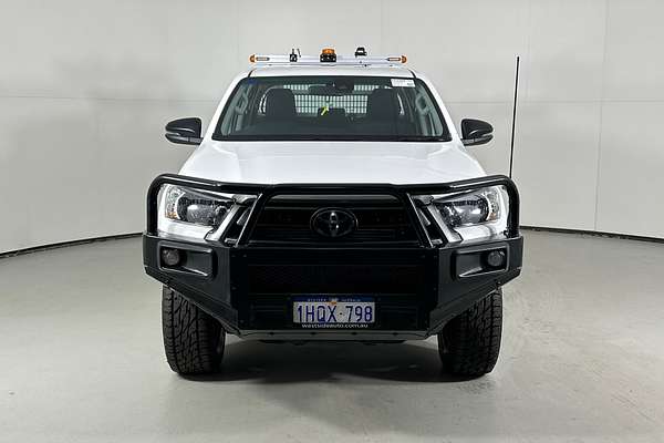 2022 Toyota HILUX SR (4x4) STEEL WHEELS GUN126R 4X4