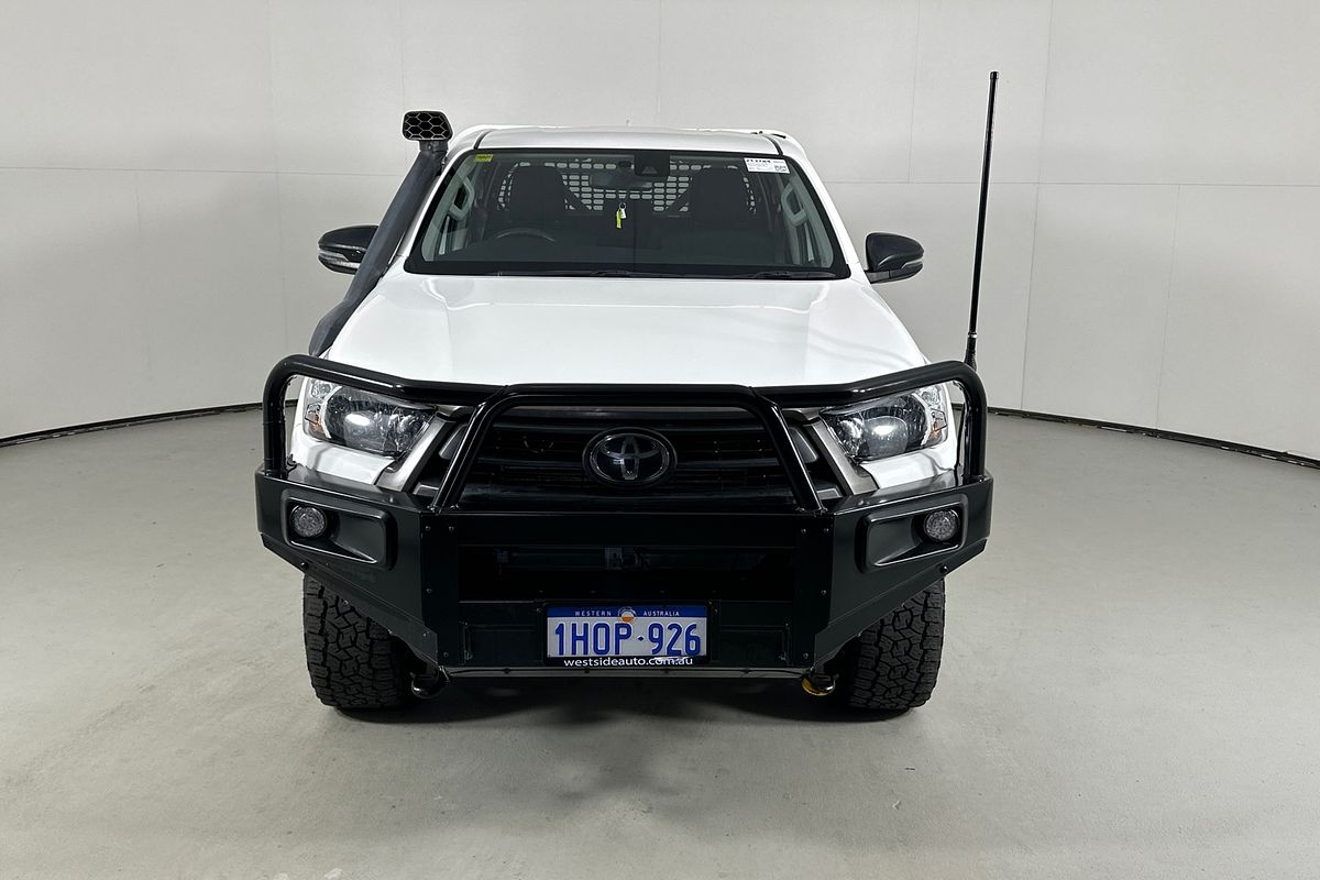 2022 Toyota HILUX SR (4x4) STEEL WHEELS GUN126R 4X4