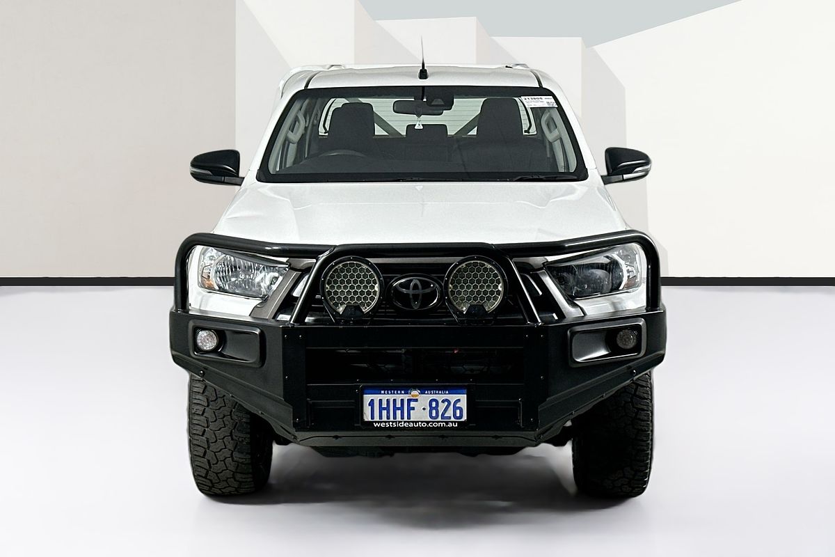 2020 Toyota HILUX SR (4x4) GUN126R FACELIFT 4X4