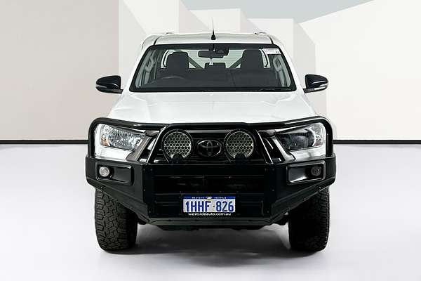 2020 Toyota HILUX SR (4x4) GUN126R FACELIFT 4X4