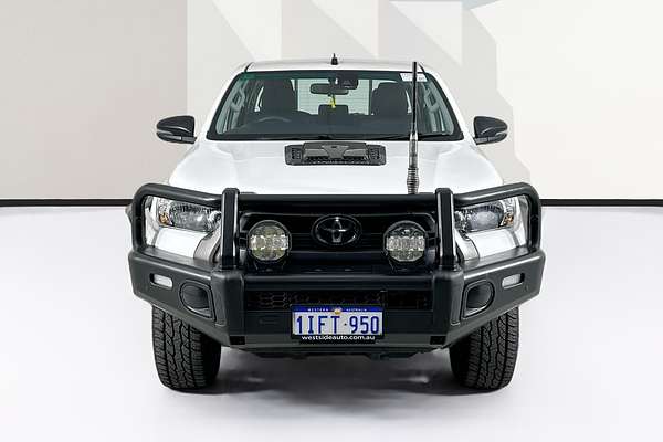 2020 Toyota HILUX SR (4x4) GUN126R FACELIFT 4X4