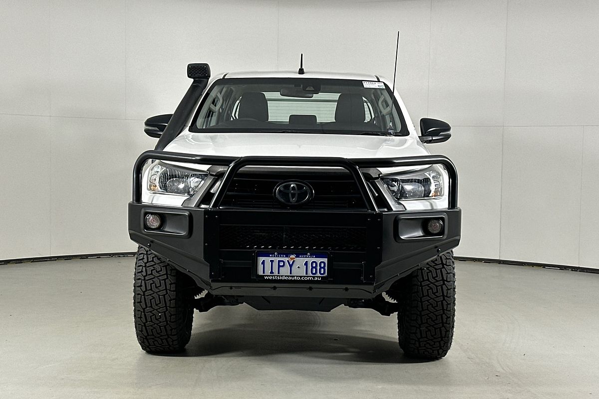 2020 Toyota HILUX SR (4x4) GUN126R FACELIFT 4X4