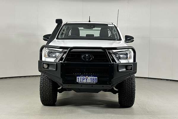 2020 Toyota HILUX SR (4x4) GUN126R FACELIFT 4X4