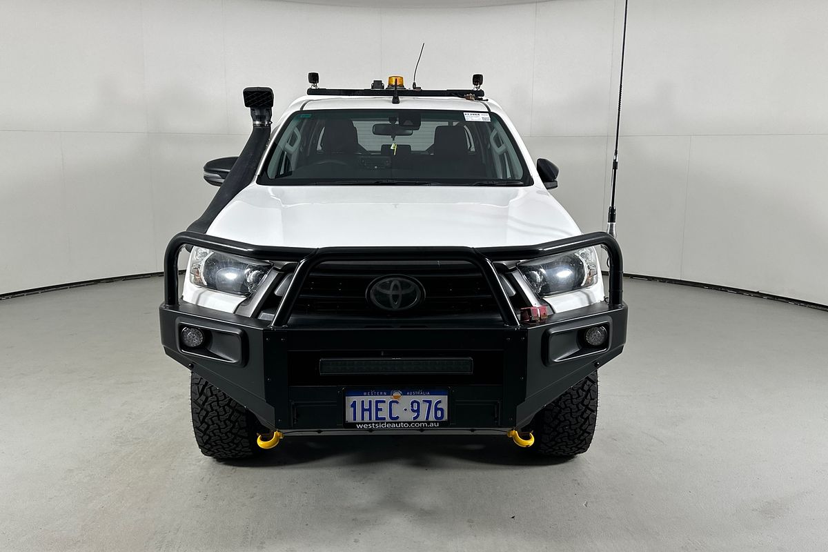 2020 Toyota HILUX SR (4x4) GUN126R FACELIFT 4X4