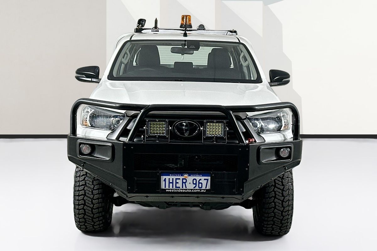 2020 Toyota HILUX SR (4x4) GUN126R FACELIFT 4X4
