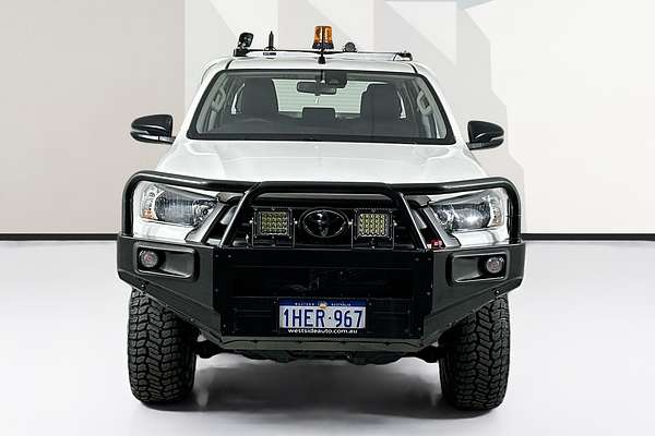 2020 Toyota HILUX SR (4x4) GUN126R FACELIFT 4X4
