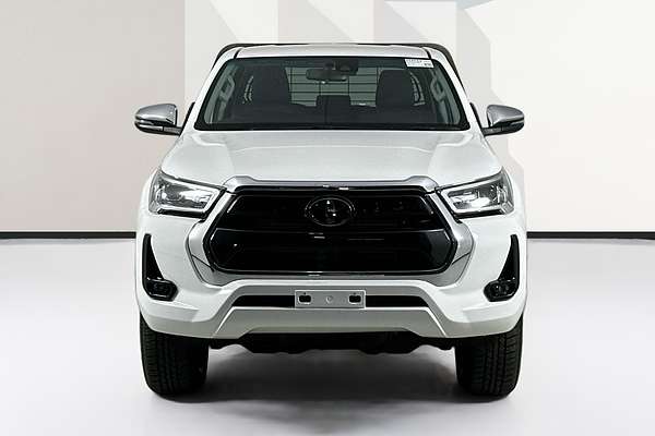 2021 Toyota HILUX SR5 (4x4) GUN126R FACELIFT 4X4