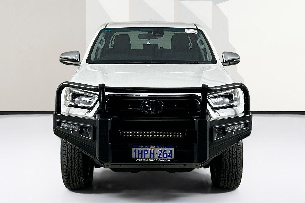 2022 Toyota HILUX SR5 (4x4) GUN126R 4X4