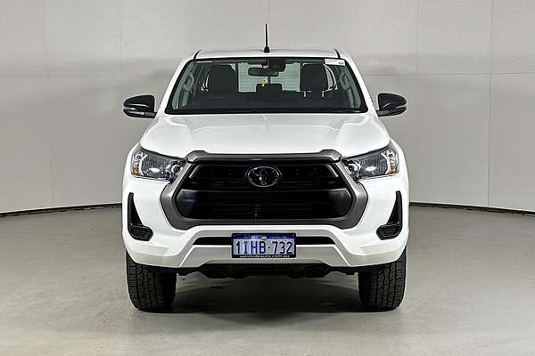 2020 Toyota HILUX SR (4x4) GUN126R FACELIFT 4X4