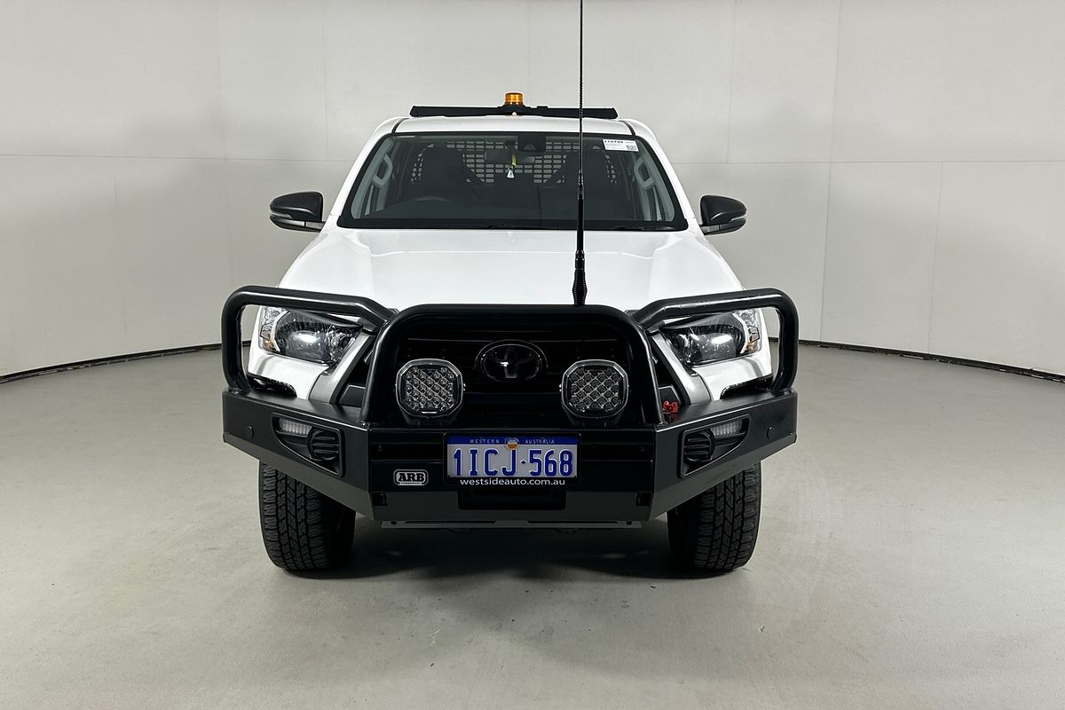 2023 Toyota HILUX SR (4x4) STEEL WHEELS GUN126R 4X4