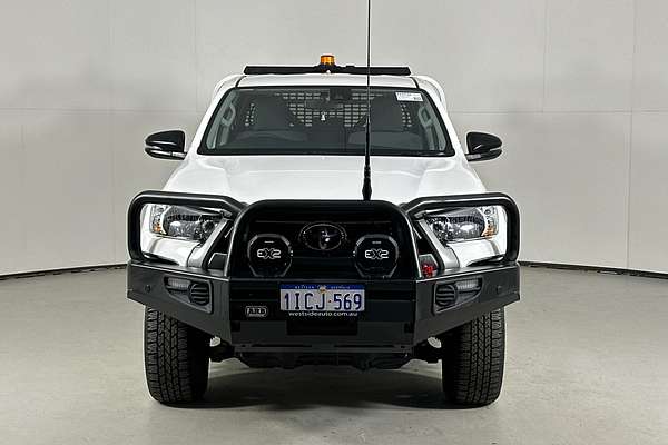 2023 Toyota HILUX SR (4x4) STEEL WHEELS GUN126R 4X4