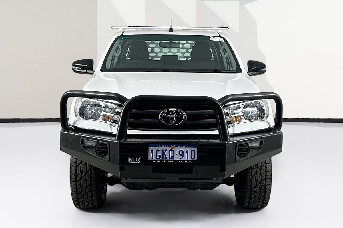 2017 Toyota HILUX SR (4x4) GUN126R 4X4