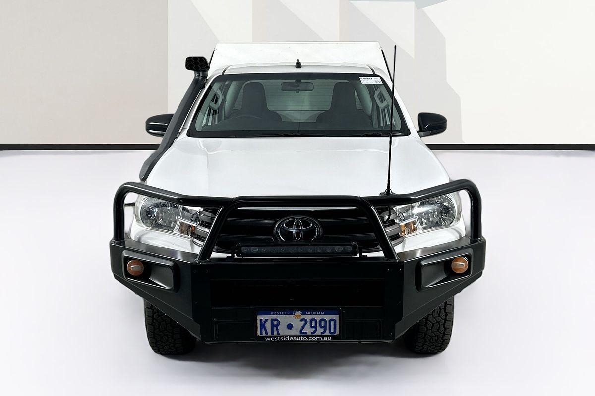 2017 Toyota HILUX SR (4x4) GUN126R 4X4