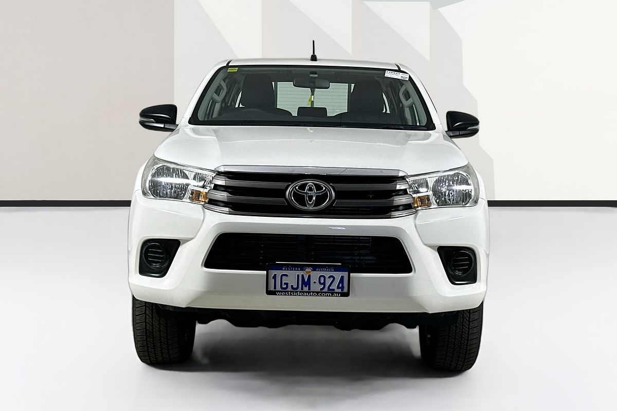 2017 Toyota HILUX SR (4x4) GUN126R 4X4