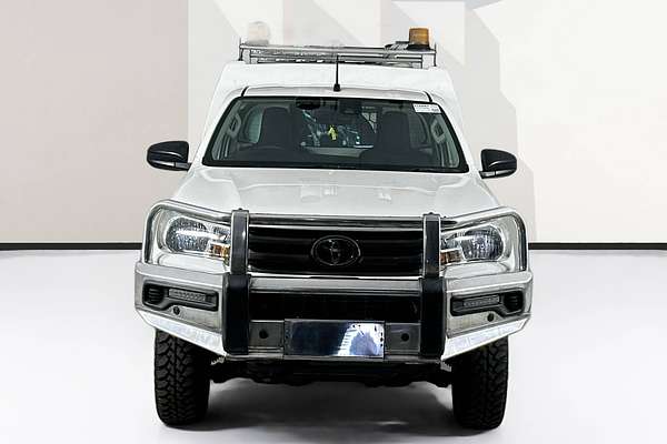 2020 Toyota HILUX SR (4x4) GUN126R FACELIFT 4X4