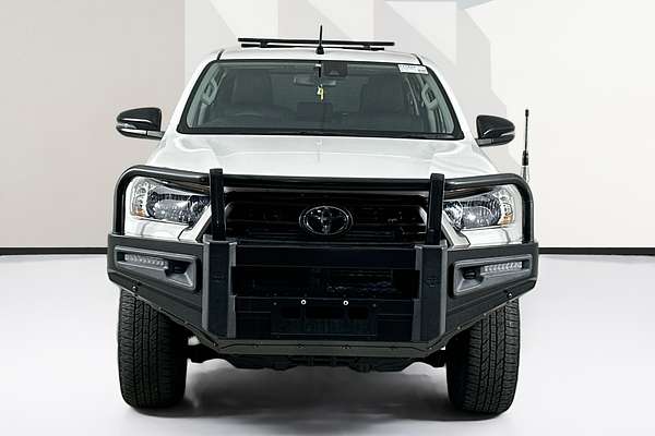 2020 Toyota HILUX SR (4x4) GUN126R FACELIFT 4X4