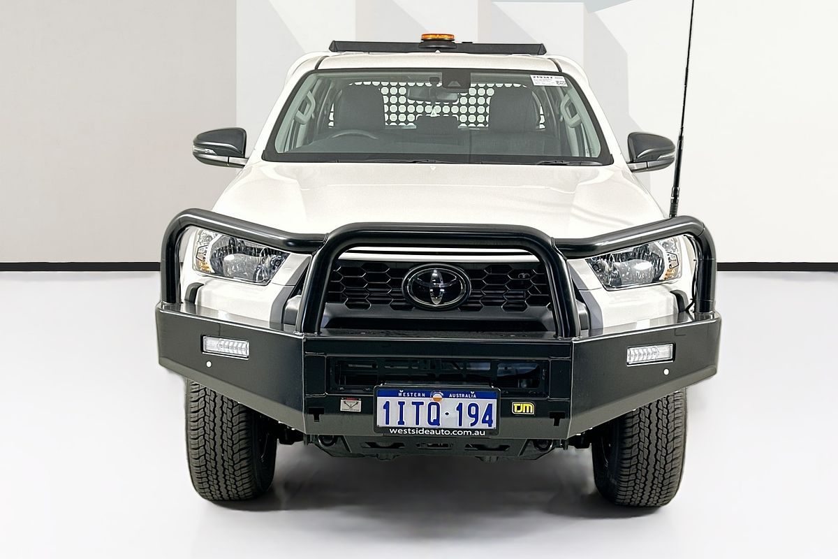 2025 Toyota HILUX SR (4x4) STEEL WHEELS GUN126R RC 4X4