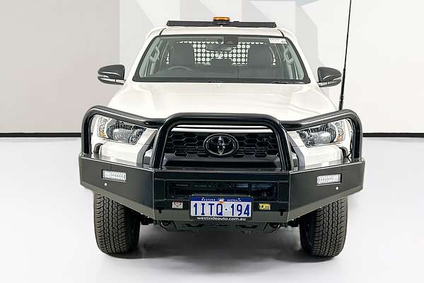 2025 Toyota HILUX SR (4x4) STEEL WHEELS GUN126R RC 4X4