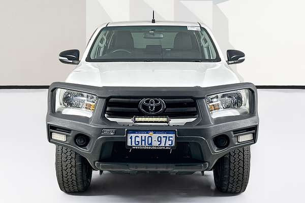 2017 Toyota HILUX SR (4x4) GUN126R 4X4