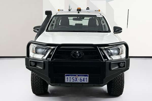 2021 Toyota HILUX SR (4x4) GUN126R FACELIFT 4X4