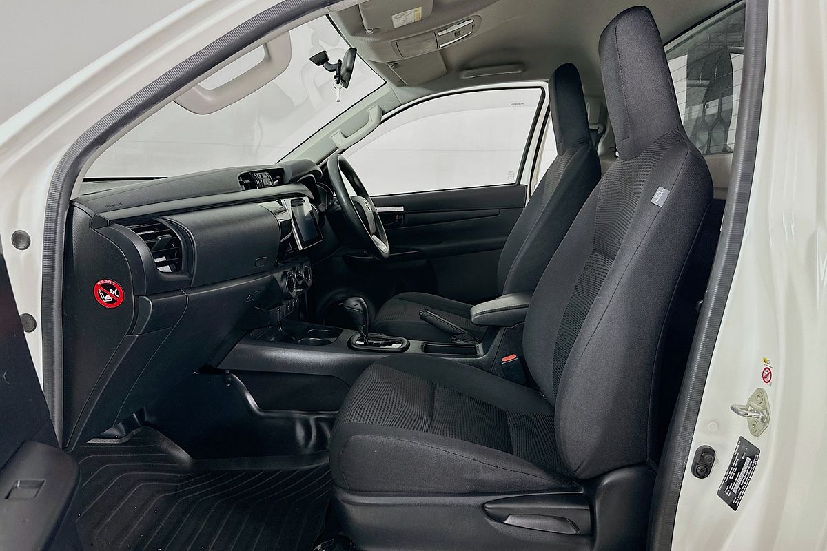 2018 Toyota HILUX SR (4x4) GUN126R MY17 4X4