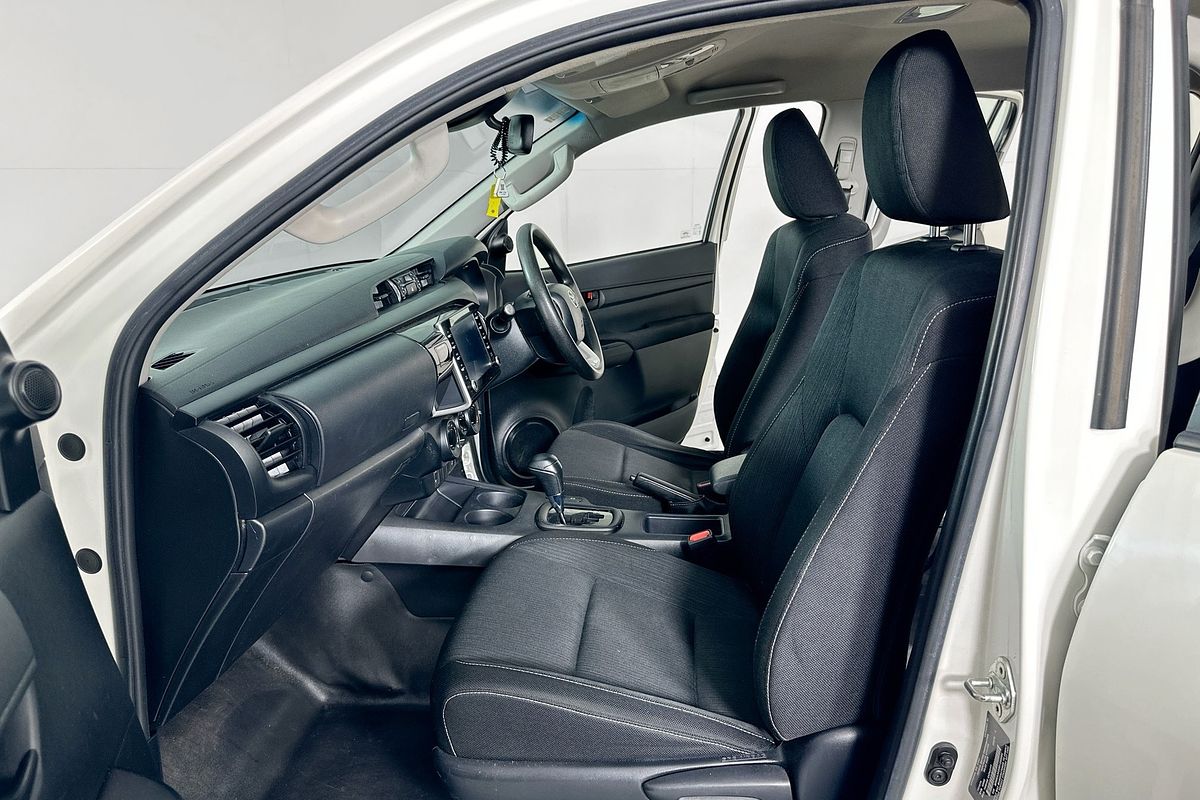 2021 Toyota HILUX SR (4x4) GUN126R 4X4