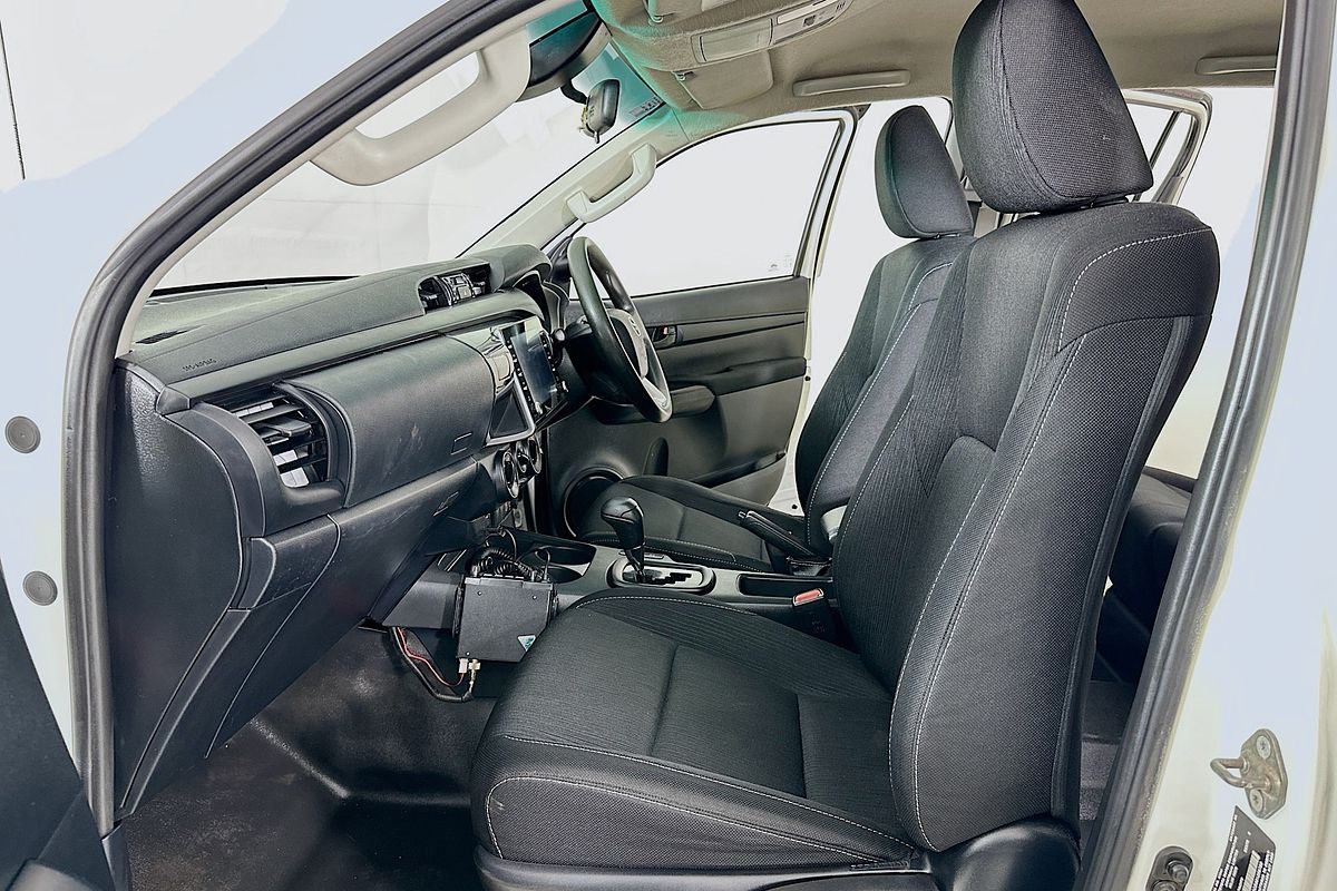 2021 Toyota HILUX SR (4x4) GUN126R 4X4