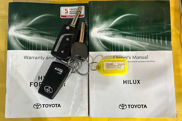 2021 Toyota HILUX SR (4x4) GUN126R 4X4