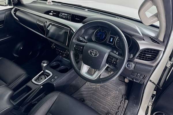 2020 Toyota HILUX SR5 (4x4) GUN126R MY19 UPGRADE 4X4