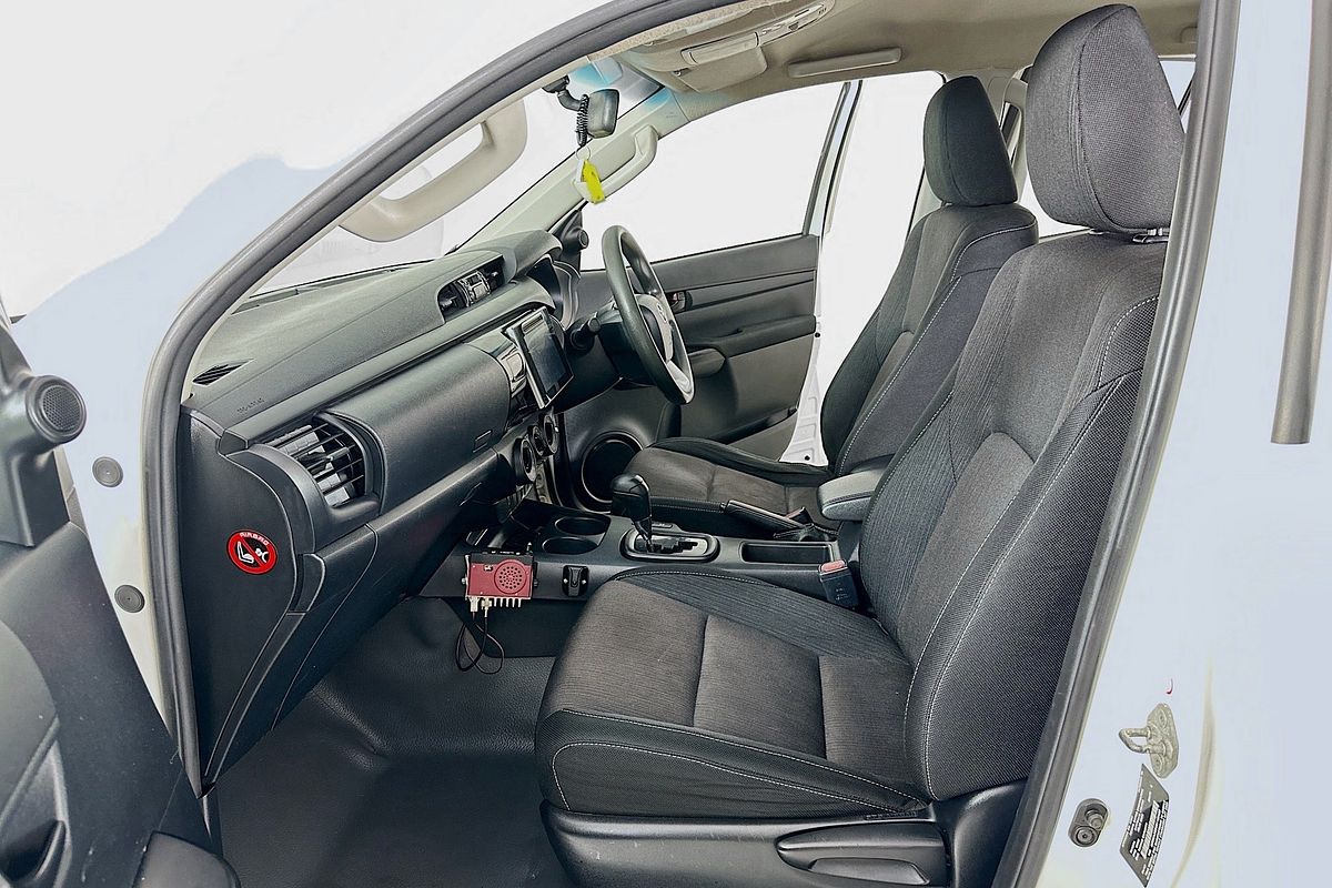 2017 Toyota HILUX SR (4x4) GUN126R MY17 4X4