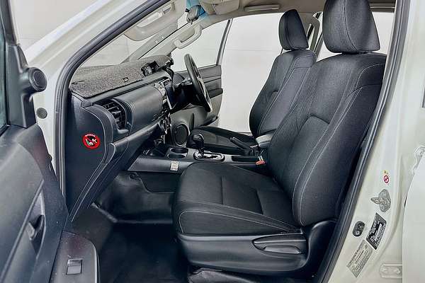 2018 Toyota HILUX SR (4x4) GUN126R MY19 4X4