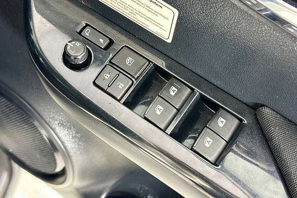 2021 Toyota HILUX SR5 (4x4) GUN126R FACELIFT 4X4