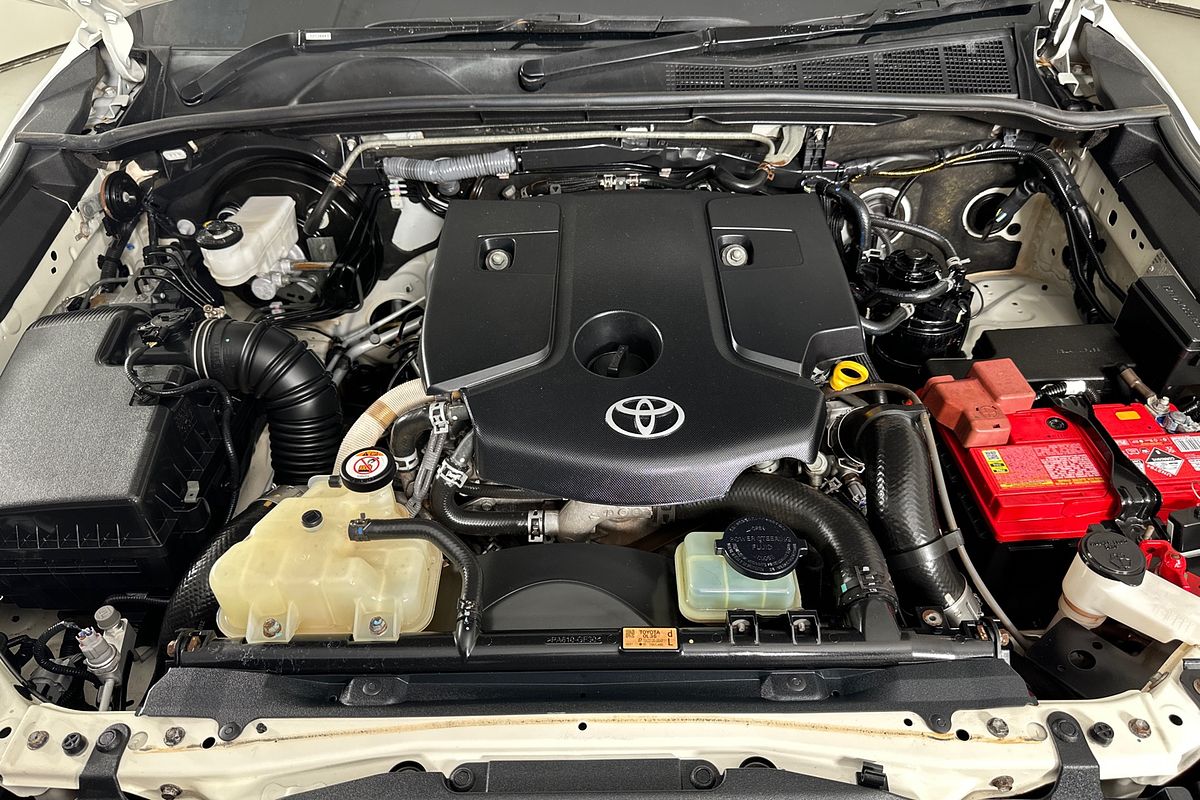2021 Toyota HILUX SR5 (4x4) GUN126R FACELIFT 4X4