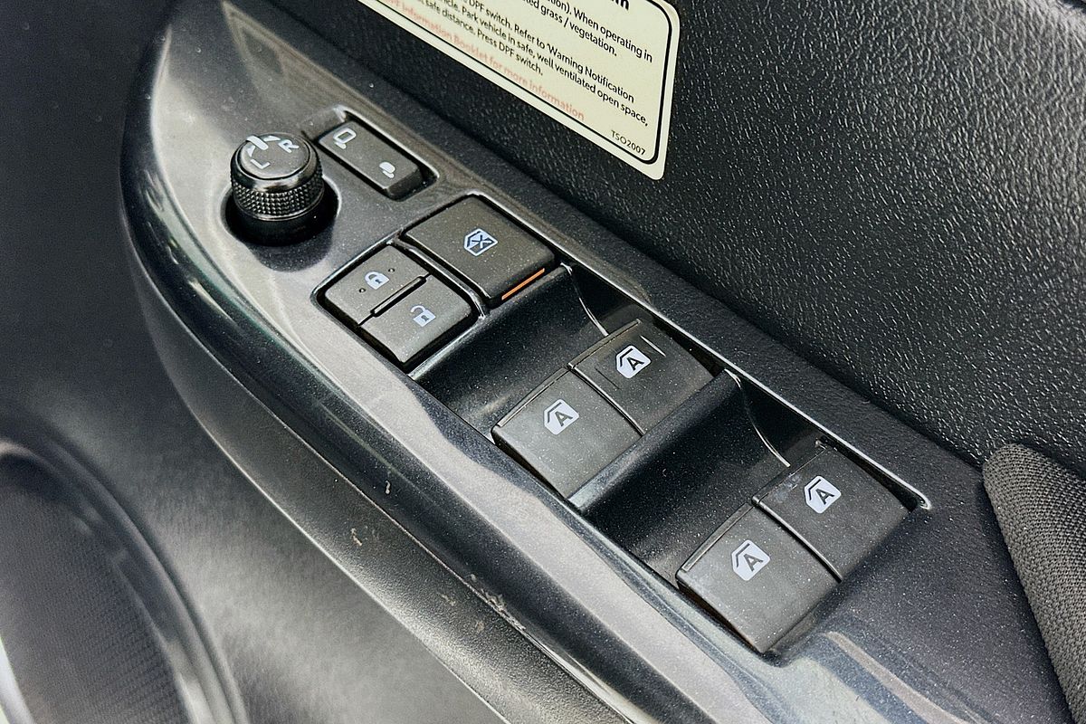 2021 Toyota HILUX SR5 GUN126R 4X4