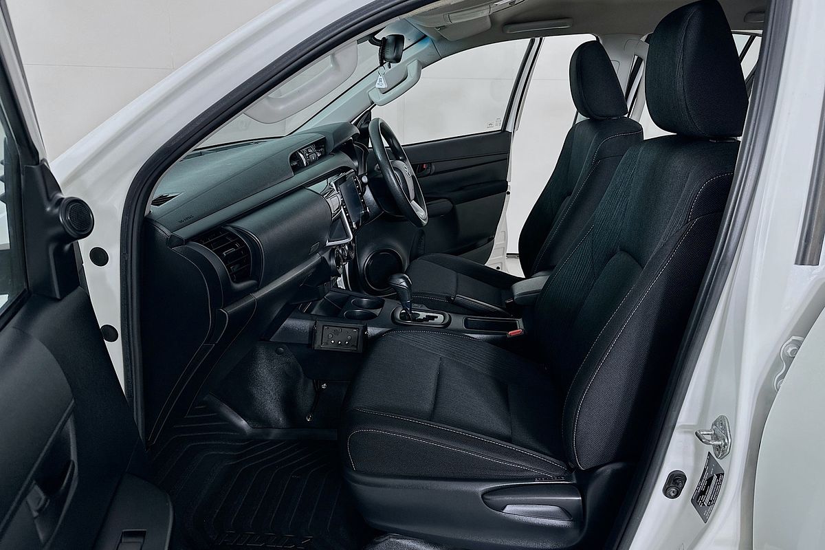 2021 Toyota HILUX SR (4x4) GUN126R 4X4