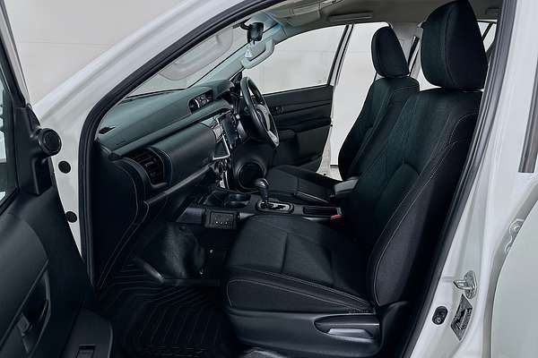 2021 Toyota HILUX SR (4x4) GUN126R 4X4