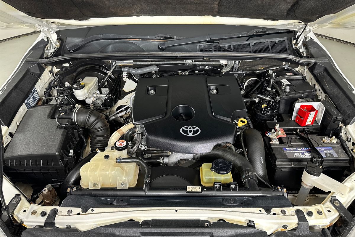 2016 Toyota HILUX SR (4x4) GUN126R 4X4